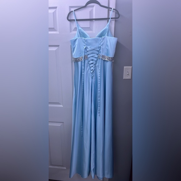 Prom dress - Picture 2 of 2